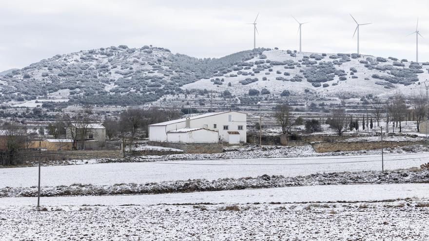 Ola de frío en Castellón: Una localidad del Alto Palancia cubierta por la nieve