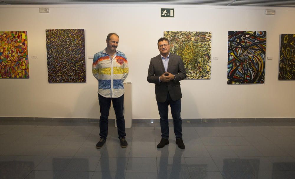 El pintor alcoyano Luis Sanus vuelve a la abstracción.