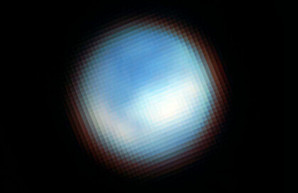 La NIRCam (cámara de infrarrojo cercano) del telescopio Webb capturó esta imagen de la superficie de Europa, la luna de Júpiter.