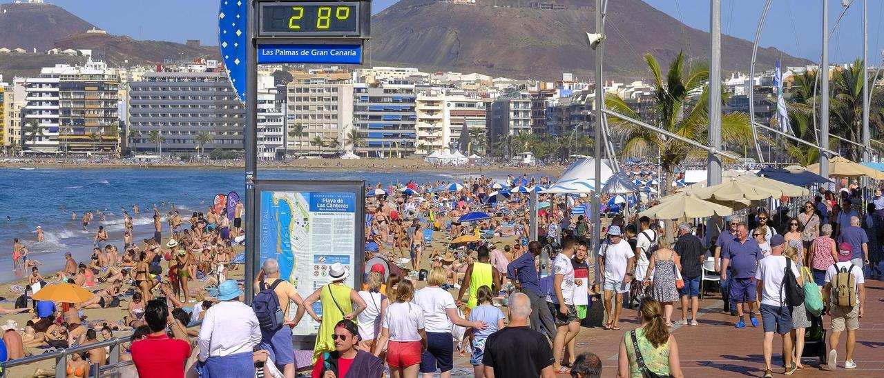 Marcha para pedir la unificación de Corea en Las Canteras