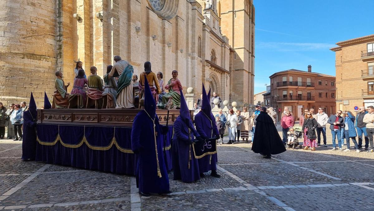 GALERÍA | Toro se rinde ante la procesión de Jesús Nazareno y Ánimas de la Campanilla