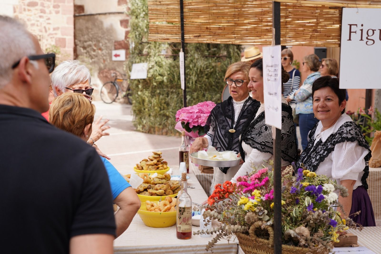 ¡Búscate en la macrogalería! Castellón vive un puente de fiestas en los municipios