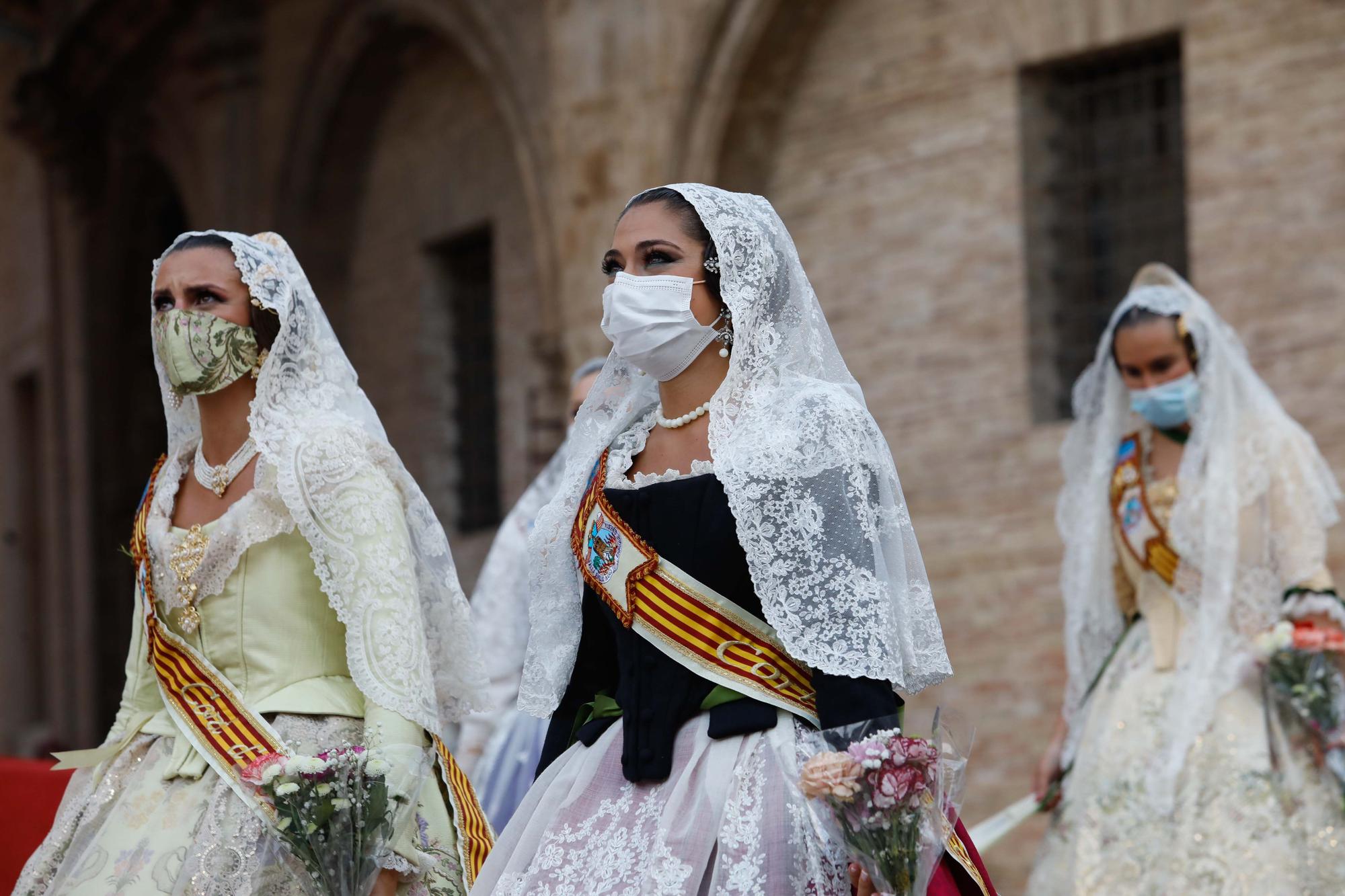 Búscate en el segundo día de Ofrenda por la calle del Mar (entre las 18.00 y las 19.00 horas).