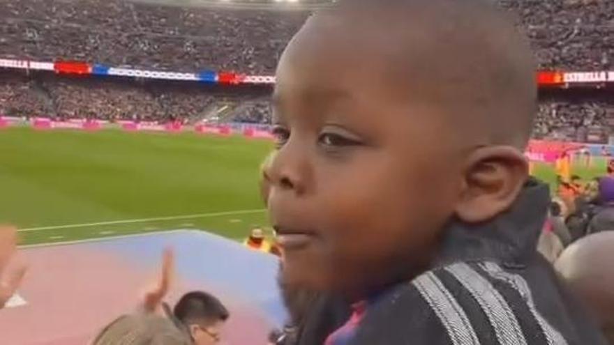 Una tarde inolvidable para el pequeño Keyne en el Camp Nou