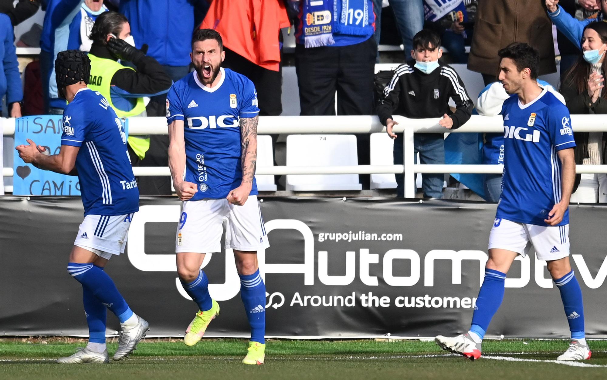 Las mejores imágenes de la victoria del Real Oviedo en Burgos (0-1)