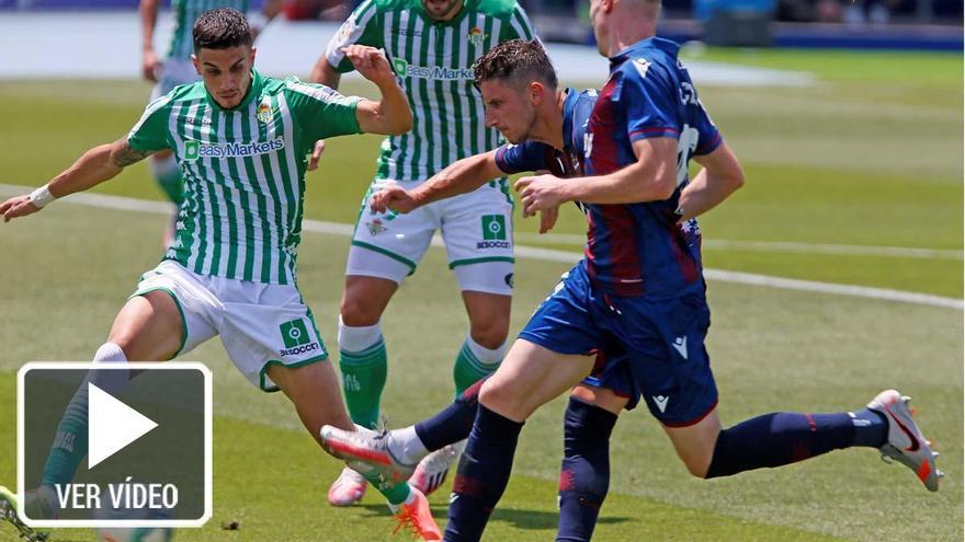 Un momento del Levante - Real Betis