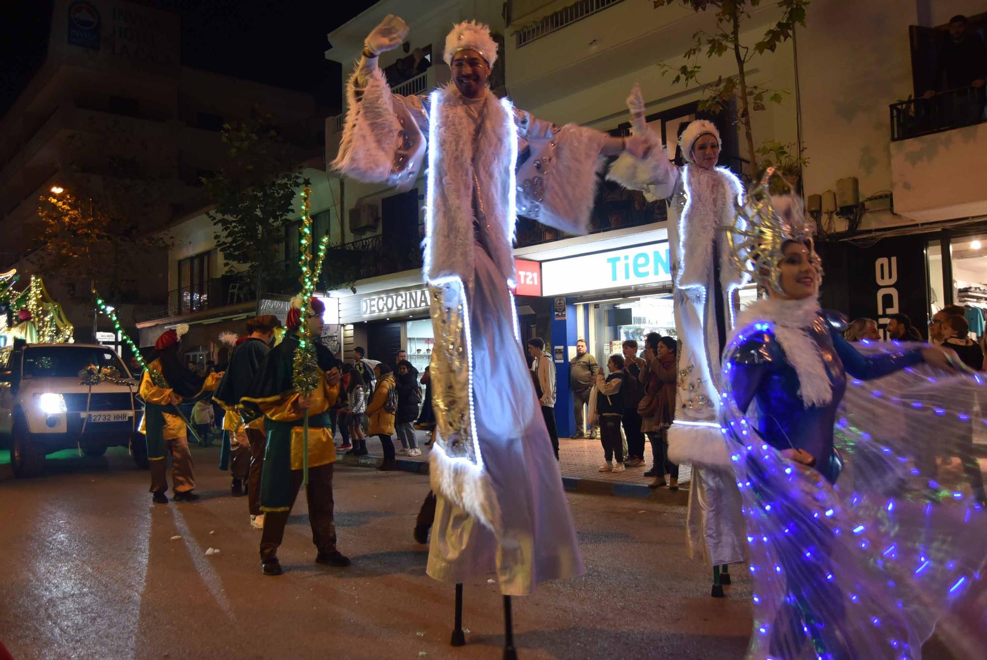 Mira aquí la galería de fotos completa de los Reyes Magos en Santa Eulària