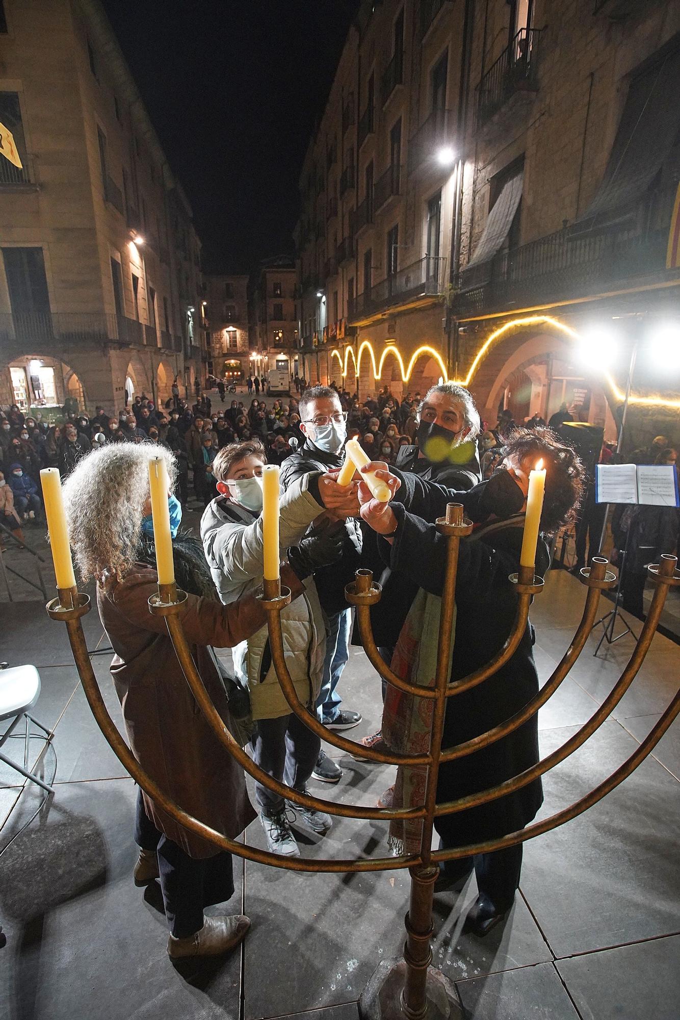 Girona celebra la Hanukkà i fa un clam per la convivència