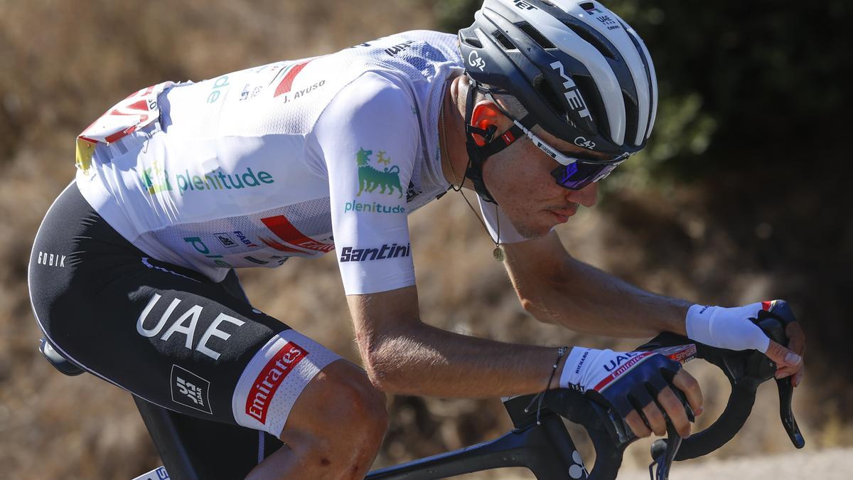 Juan Ayuso, cansado tras la Vuelta, no irá al Mundial y entra García Cortina