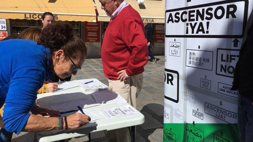 Colectivos ciudadanos y empresariales denuncian la nula accesibilidad que presenta esta estación.