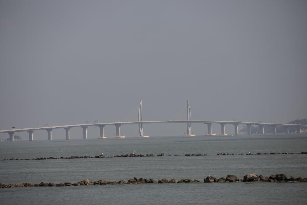 La Xina inaugura el pont marítim més llarg del món
