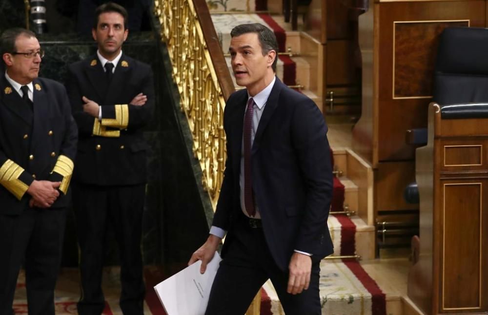 La primera jornada de la sessió d'investidura de Pedro Sánchez, en imatges