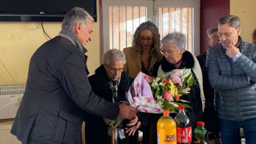 Villaveza honra a Carmen Galende en su 100 cumpleaños | E. P.