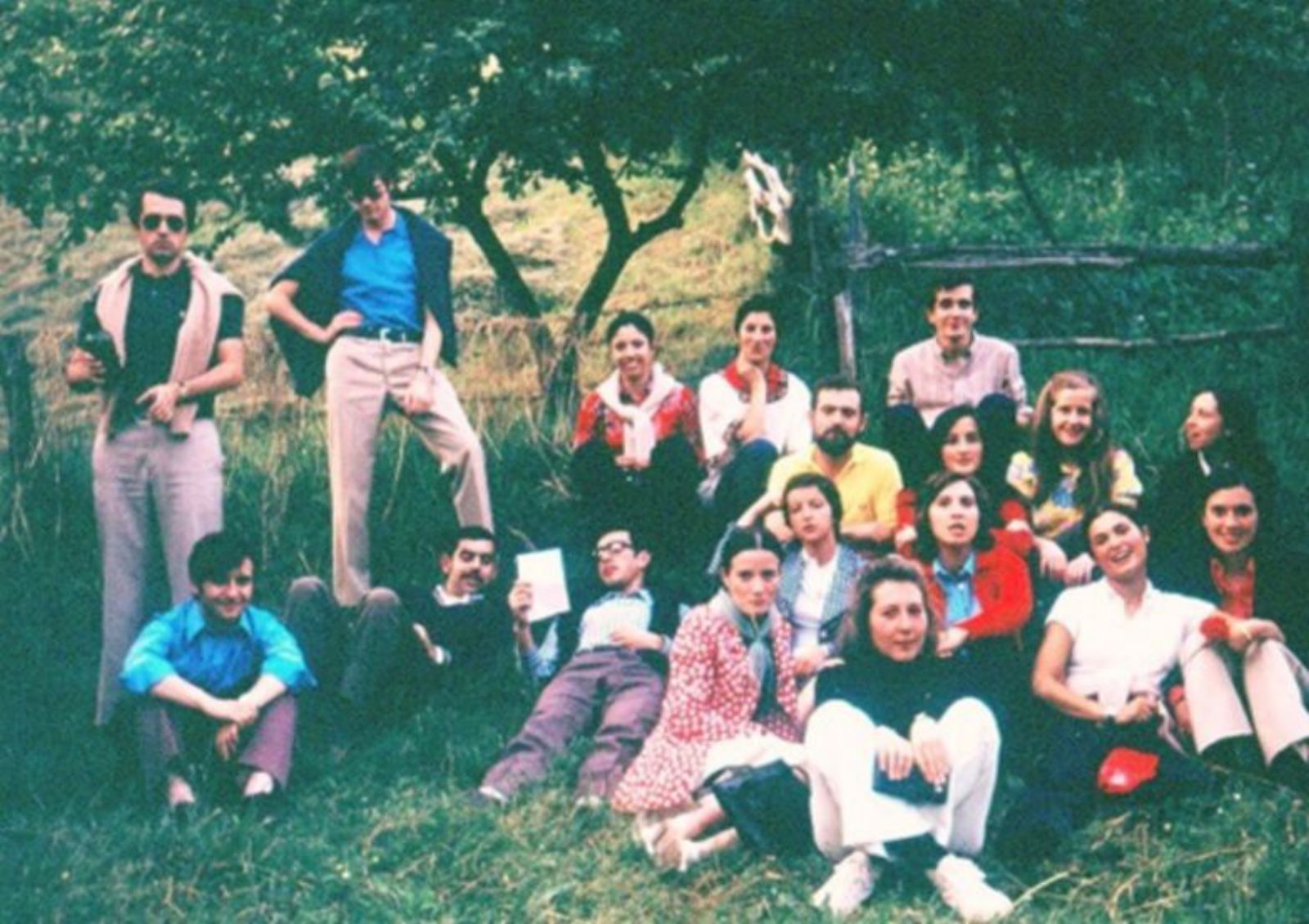 Algunos estudiantes en una salida de campo.