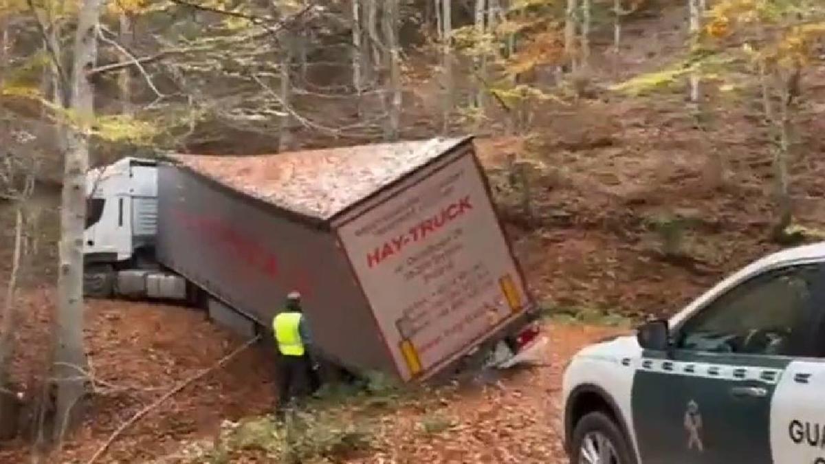 Un camión se pierde en el Triángulo de la Pantaloneta (La Rioja)