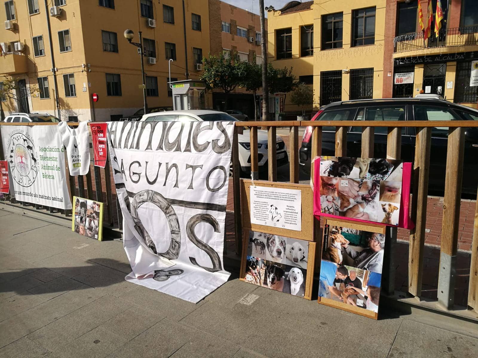 Concentración en el Port de Sagunt contra la exclusión de los perros de caza en la Ley Animalista.