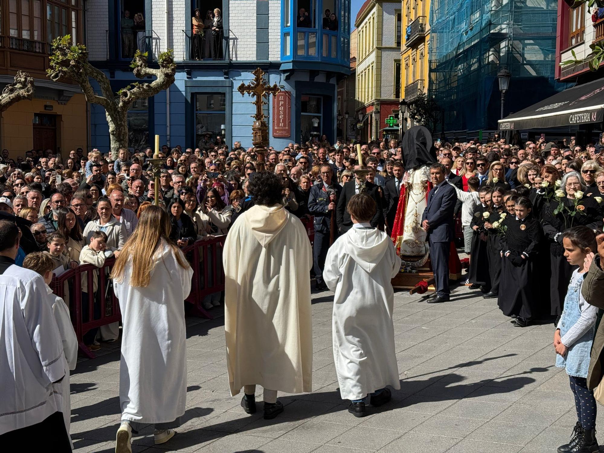 Así vivió Candas el cierre de su Semana Santa con la Procesion del Encuentro