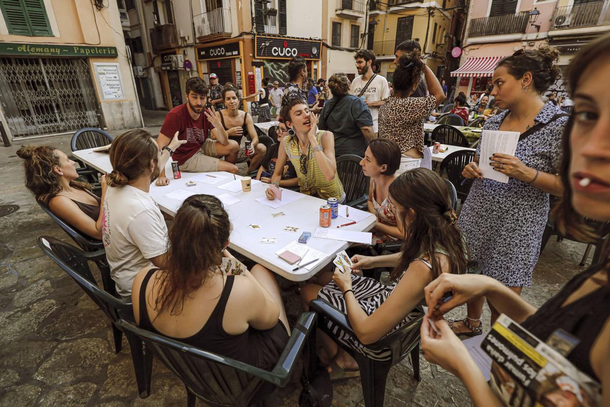 Sopar a la llesca en Plaça d'en Coll Sopar a la llesca en Plaça d'en Coll