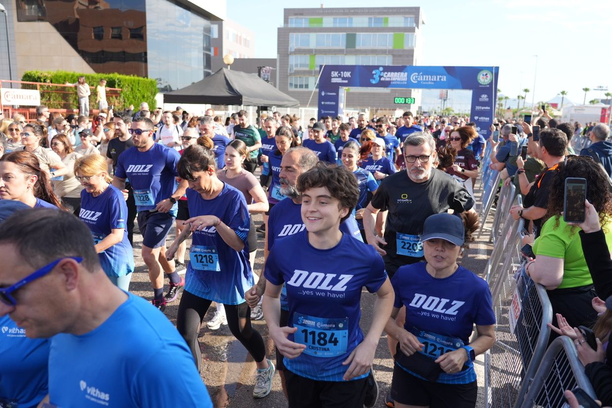 Búscate en las fotos de la Carrera de las Empresas en Castellón