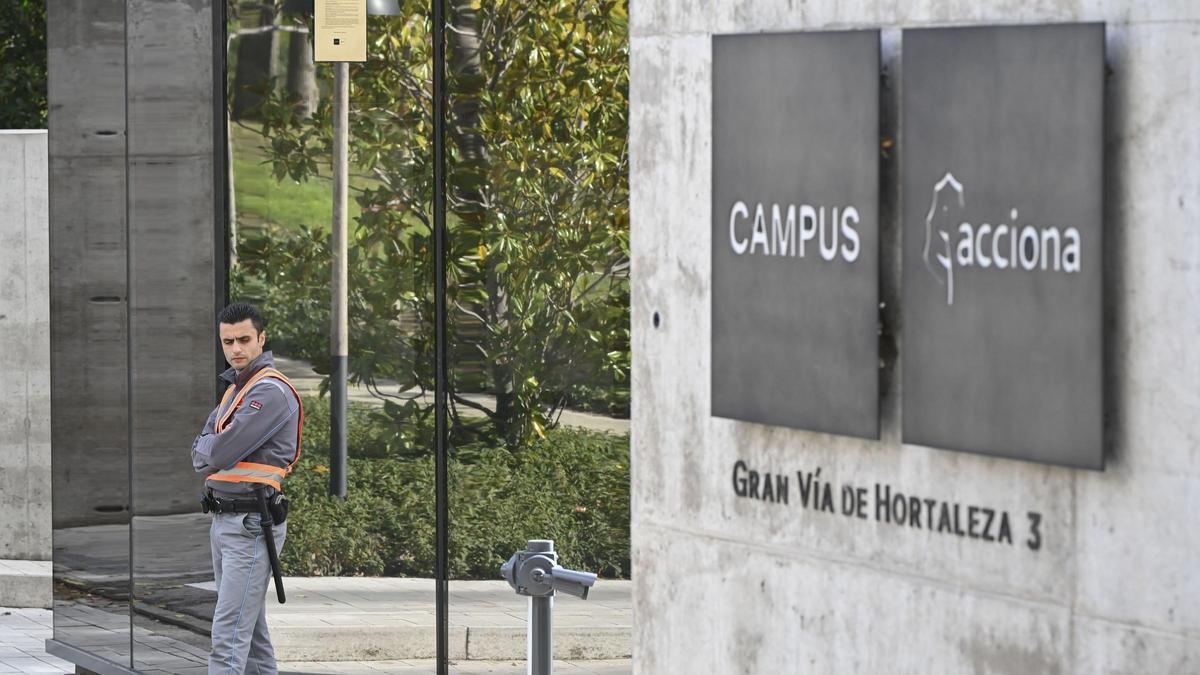 El Supremo imputa a un ex directivo de Acciona y a dos subordinados tras los últimos registros