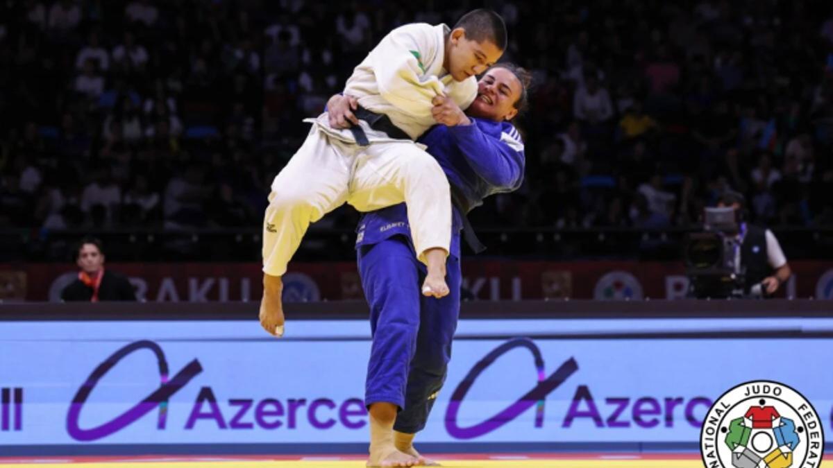 Ai Tsunoda es penja la medalla de plata al Grand Slam de Baku