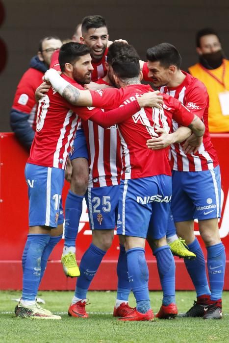 El partido entre el Real Sporting y el Numancia, en imágenes