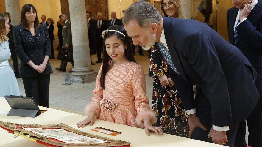 ¿Qué es un rey para ti? Una estudiante de Castellón se lo explica en persona a Felipe VI