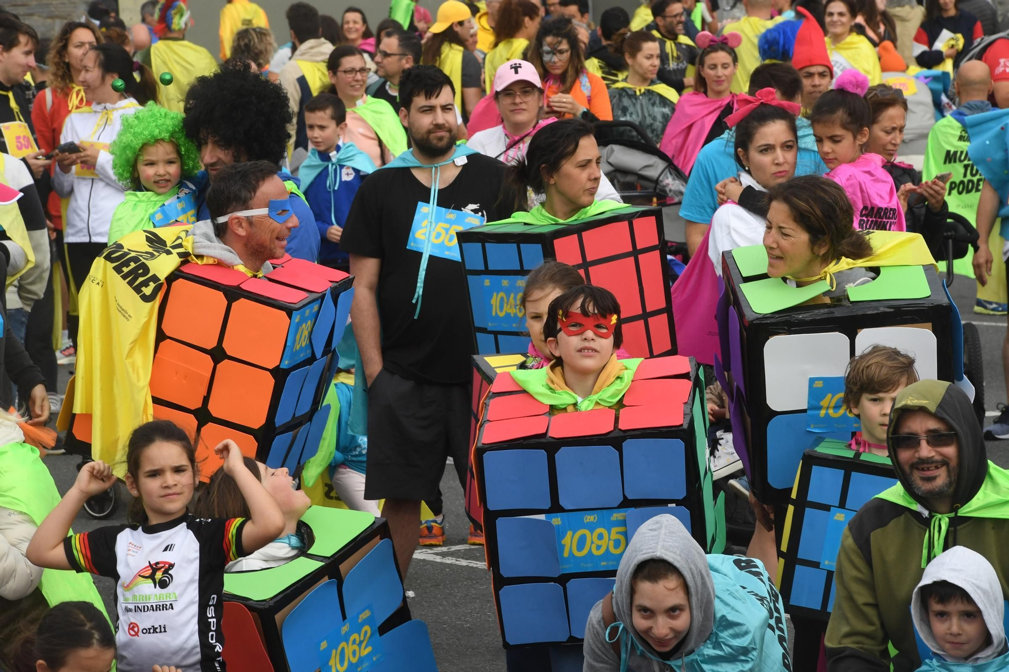 La carrera RUNKI, promovida por ENKI y Fundación Adcai inunda las calles de A Coruña con sus capas de superhéroes