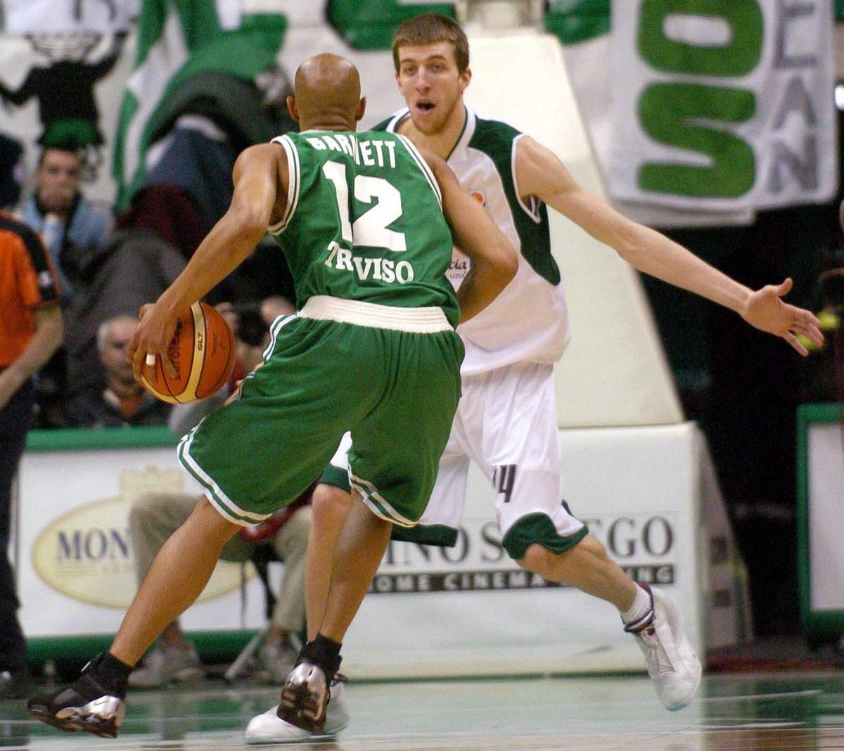 Fran Vázquez, jugando con la camiseta del Unicaja