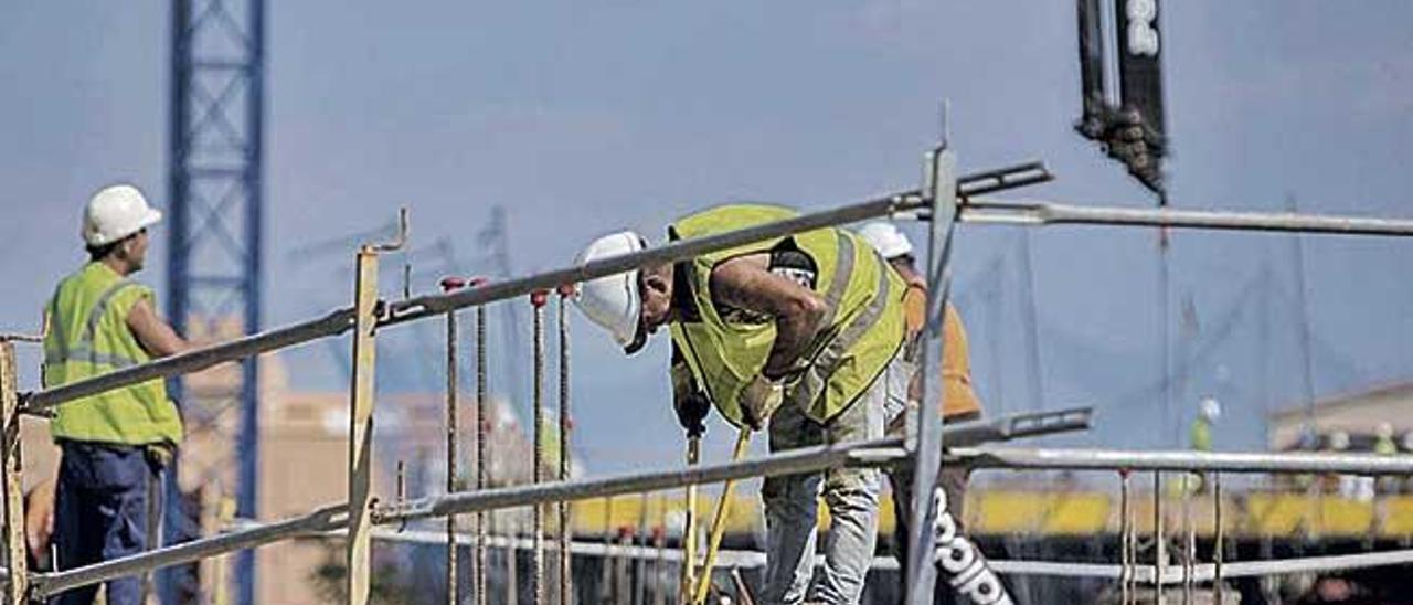 La construcción resulta poco atractiva como destino laboral para los jóvenes.