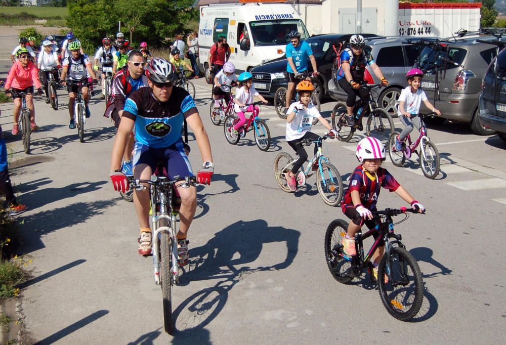 La Decabike reuneix uns 300 amants de la bici a Manresa