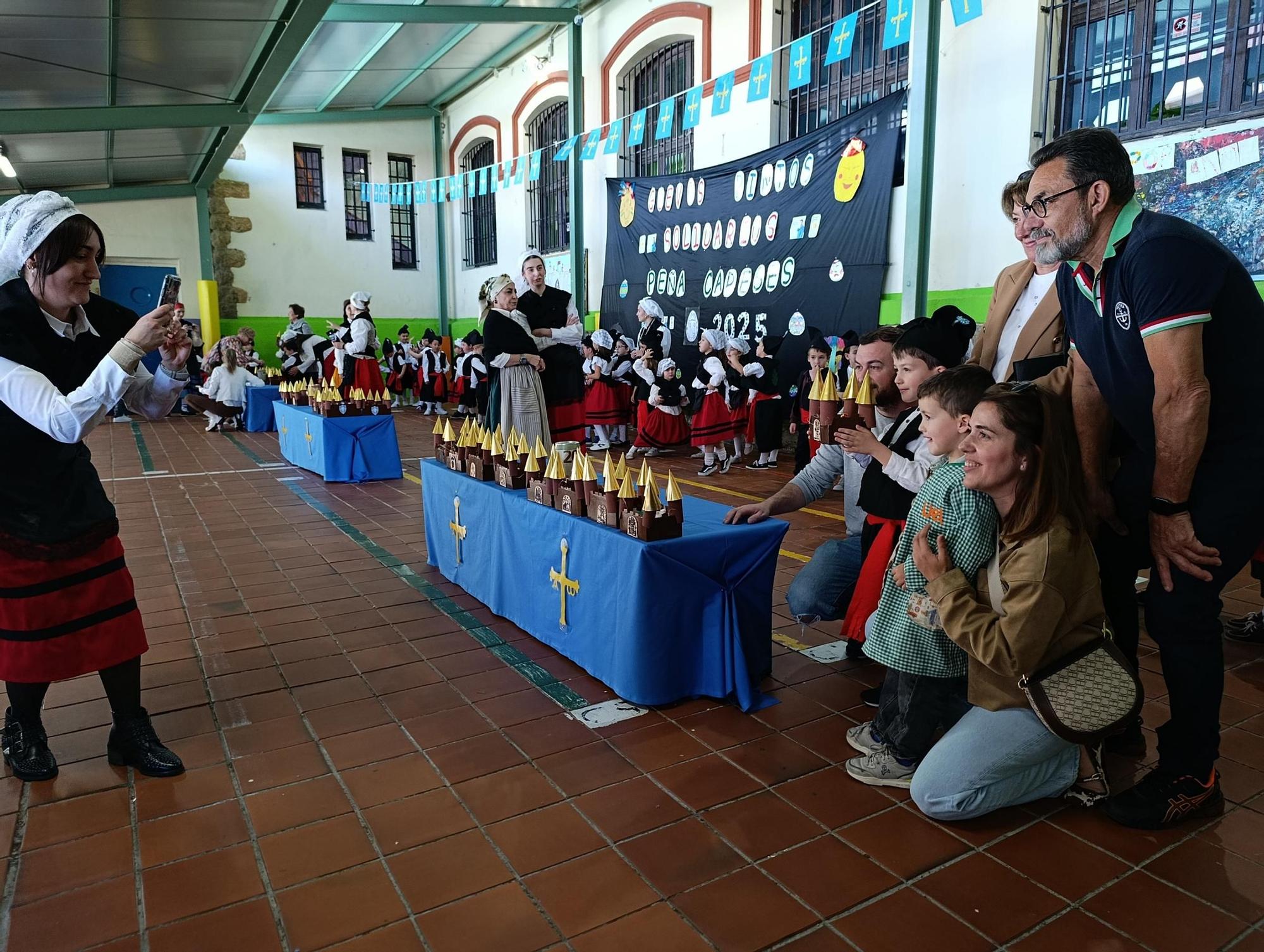 Así fue el Mercadillo de Güevos Pintos Solidarios del Peña Careses