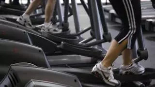 10 ejercicios fitness para hacer en el gimnasio