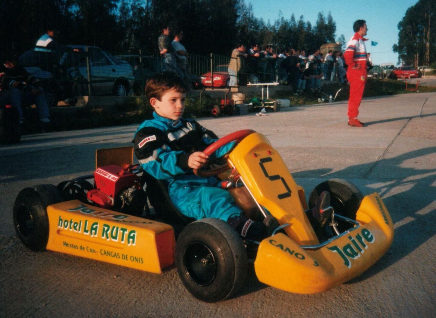 Entrevista a Javi Villa, piloto de automovilismo y pregonero de las fiestas de Loreto en Colunga