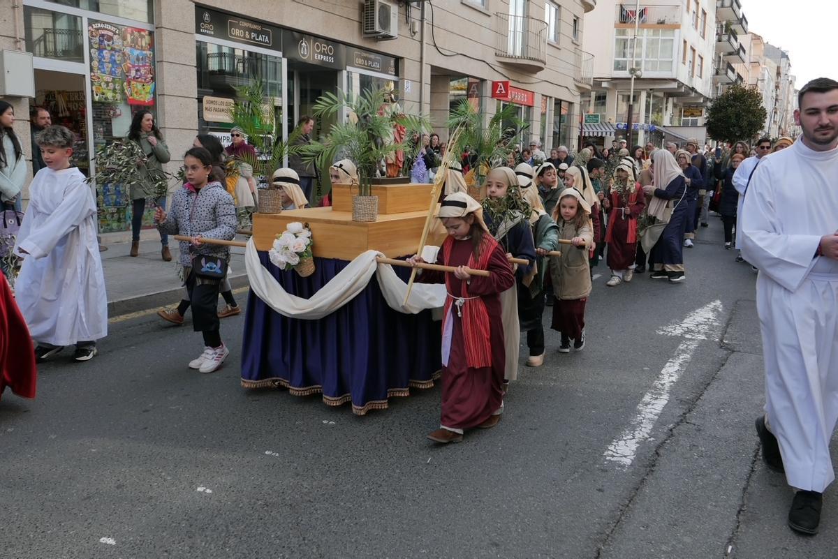 Procesión por las calles de Lalín