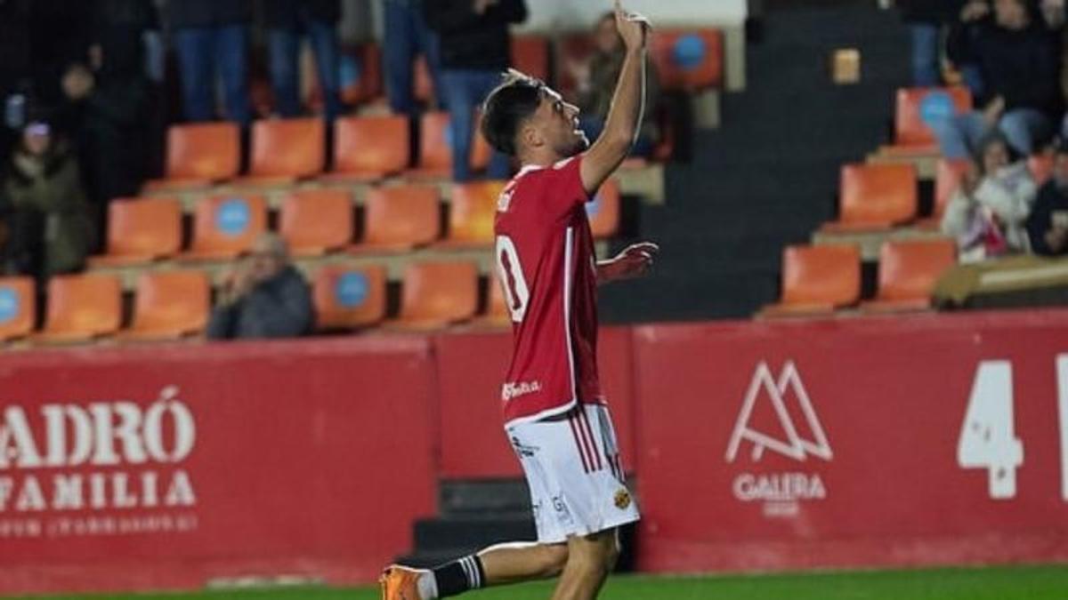 Jaume Jardí ceebra un gol con el Nástic.