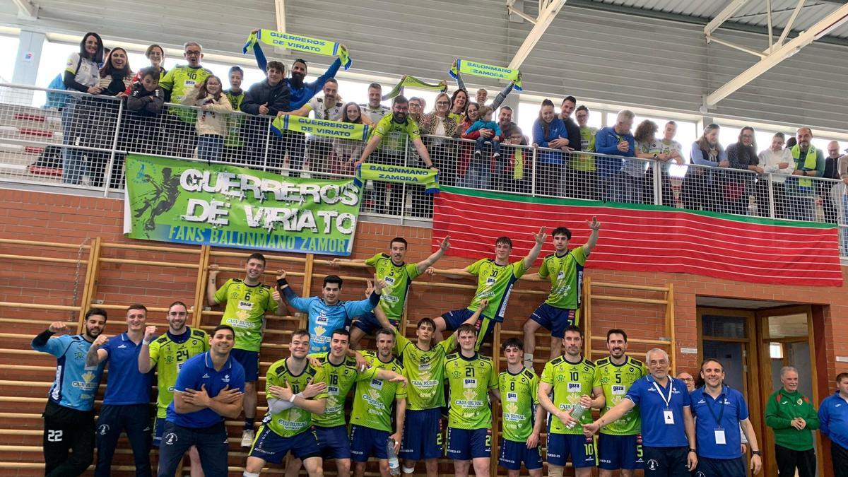 Los "Guerreros de Viriato" celebran su triunfo en Valladolid esta temporada.