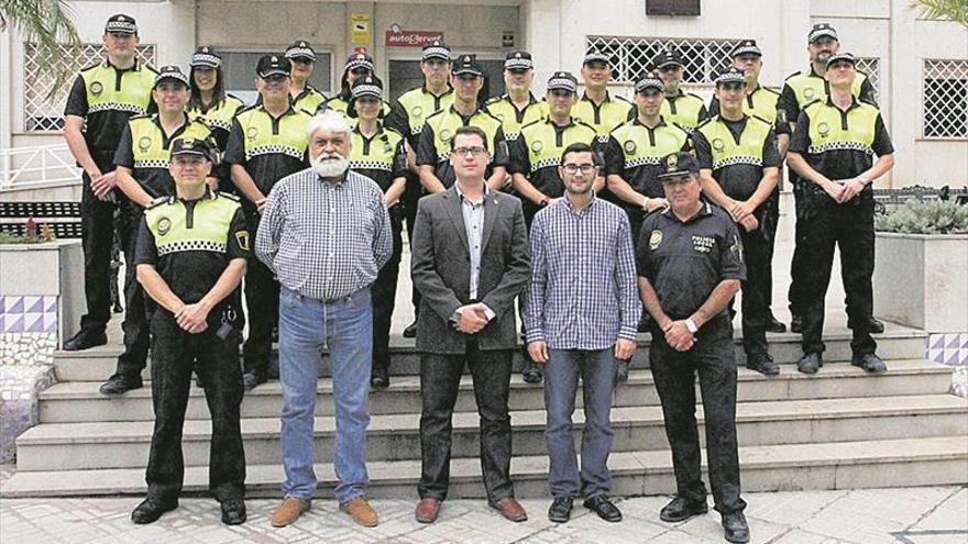 Ciudades de la provincia salen a la calle para rendir homenaje a su policía de proximidad