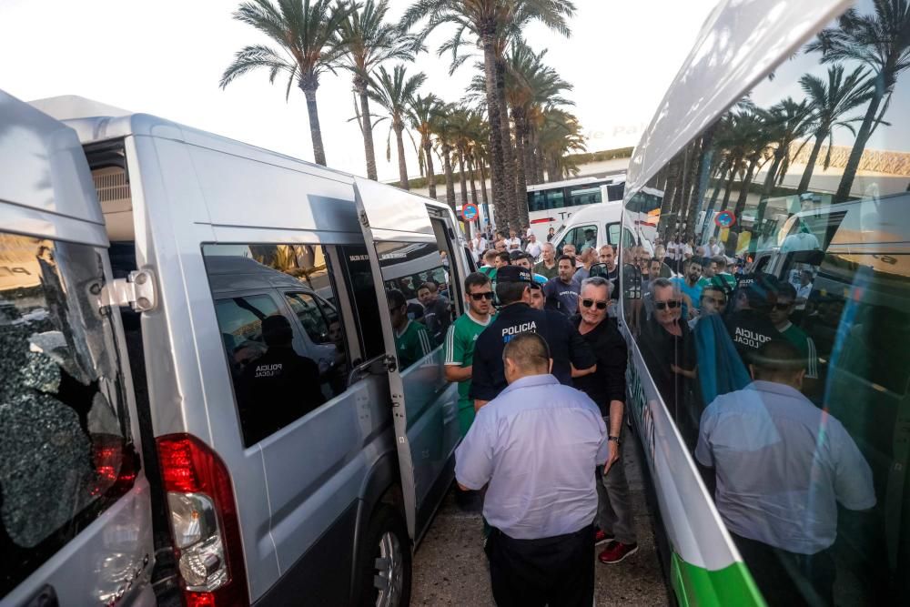 Los taxistas del aeropuerto suspenden sus servicios en protesta por la piratería