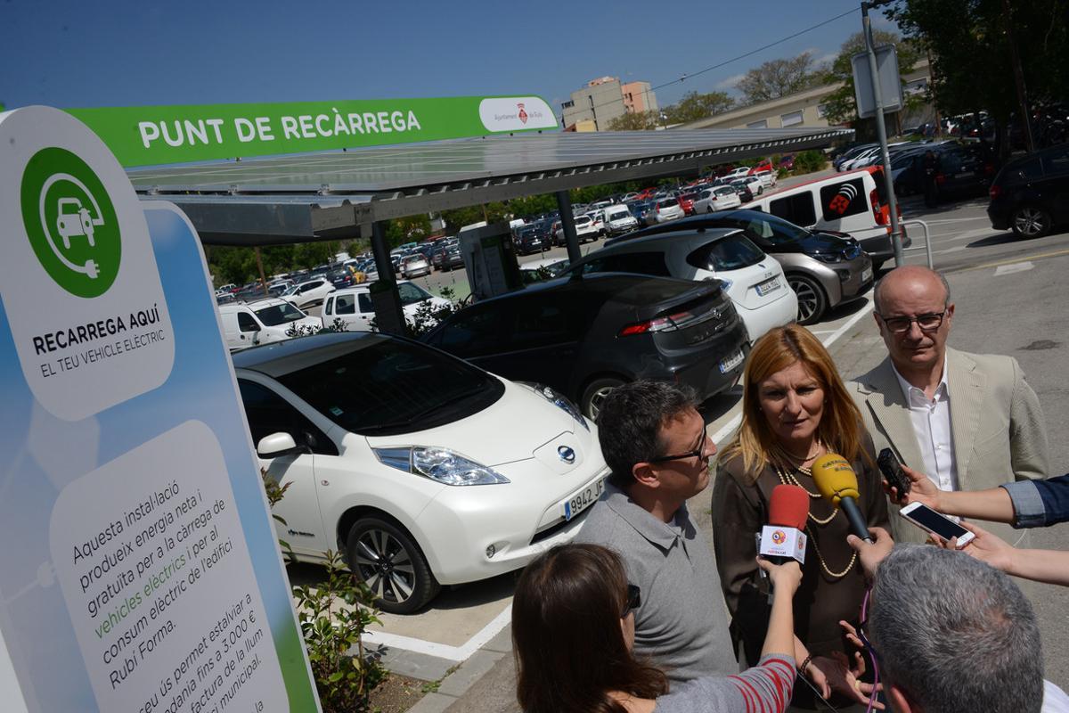 S’instal·la la tercera fotolinera de Rubí. S’instal·la la tercera fotolinera de Rubí.