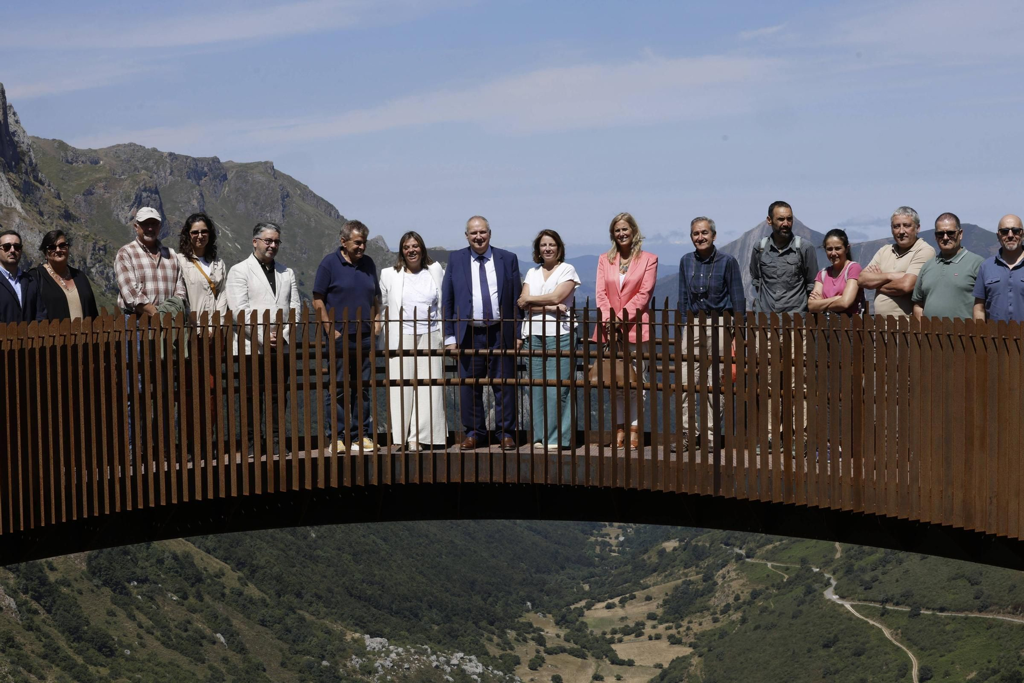 Así fue la visita del ministro Jordi Hereu al mirador de La Farrapona