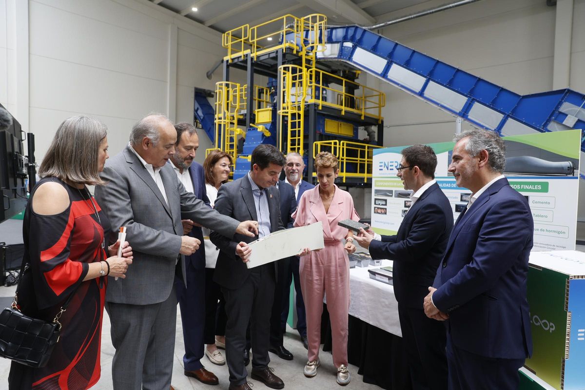 Iberdrola y FCC inauguran EnergyLOOP, la primera planta de reciclaje de palas de aerogenerador de la península ibérica.