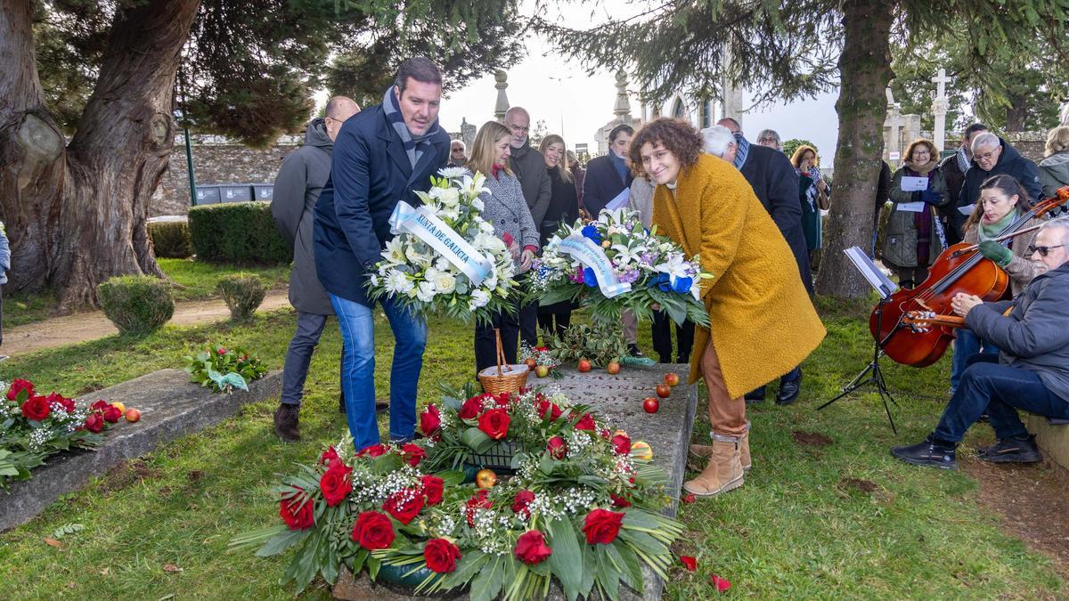 Compostela lembra e homenaxea a Isaac Díaz Pardo e a Ramón María del Valle-Inclán