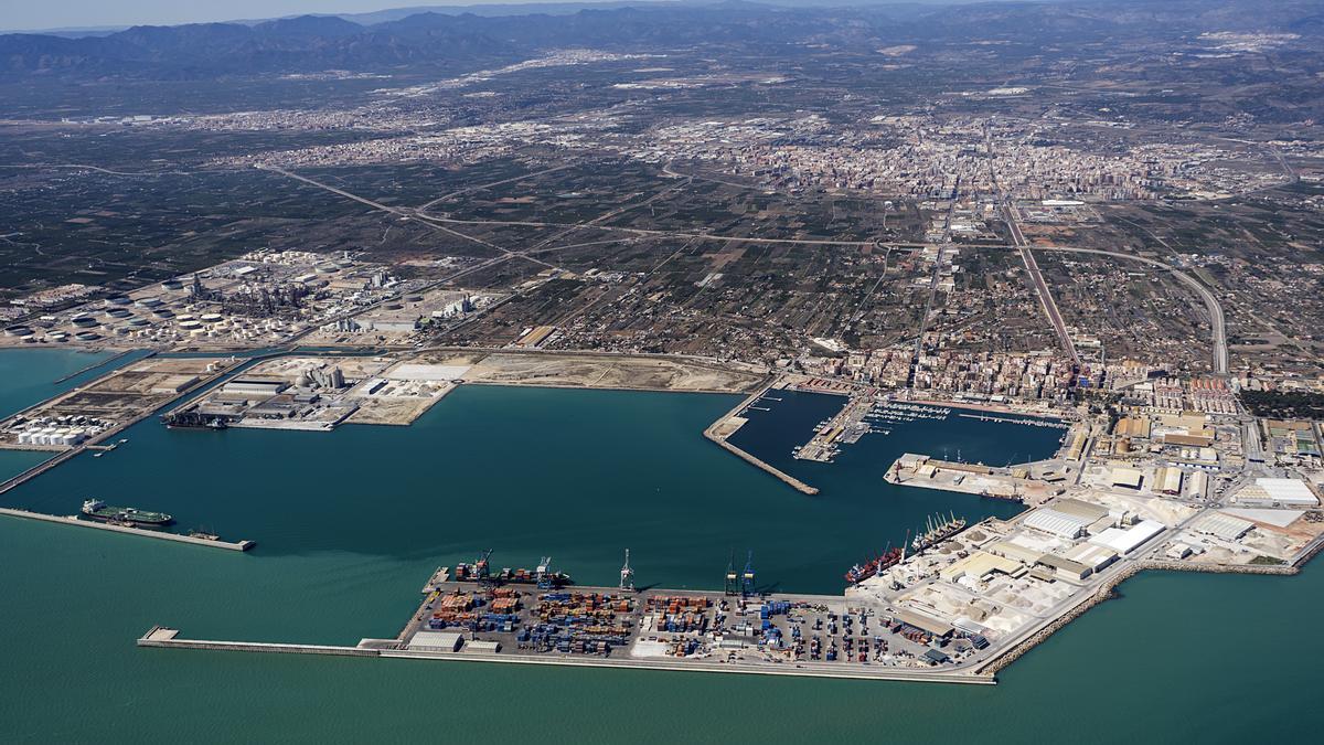 Vista panorámica del Puerto de Castellón, una infraestructura clave para el desarrollo económico de la provincia.