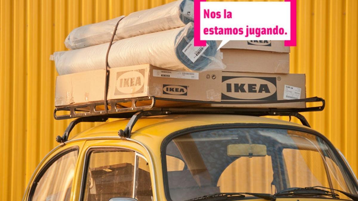 Un coche cargado con la compra... De Ikea