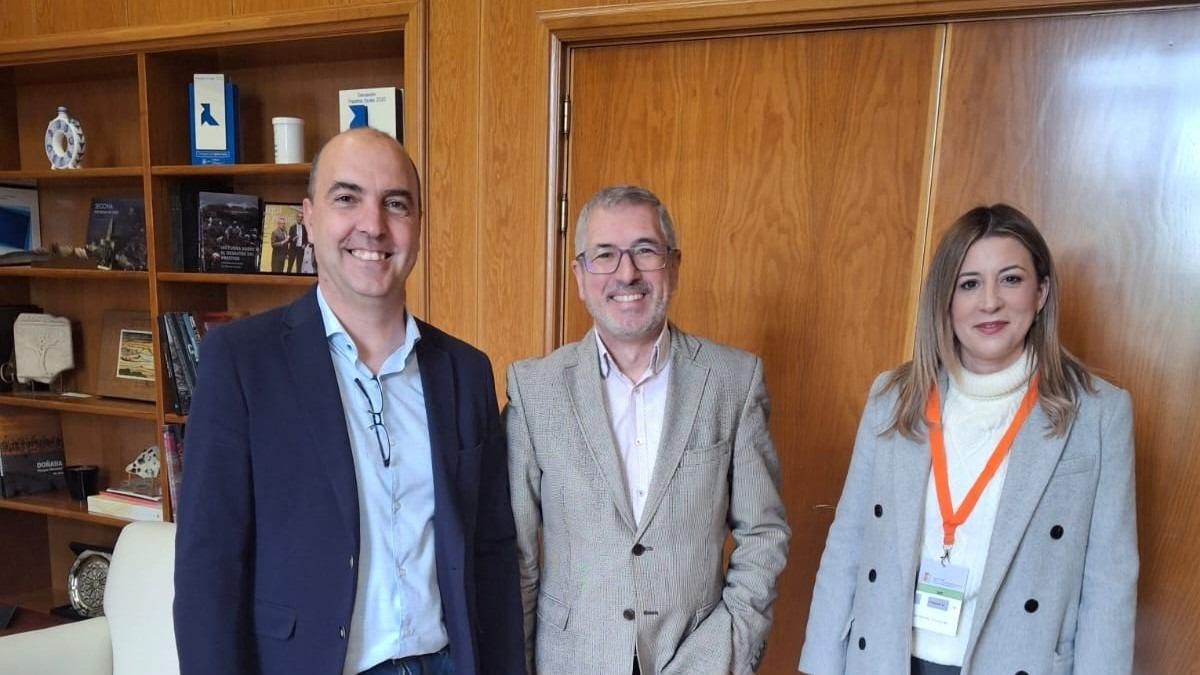 De izquierda a derecha Eliseo García, Hugo Morán e Isabel Gadea.