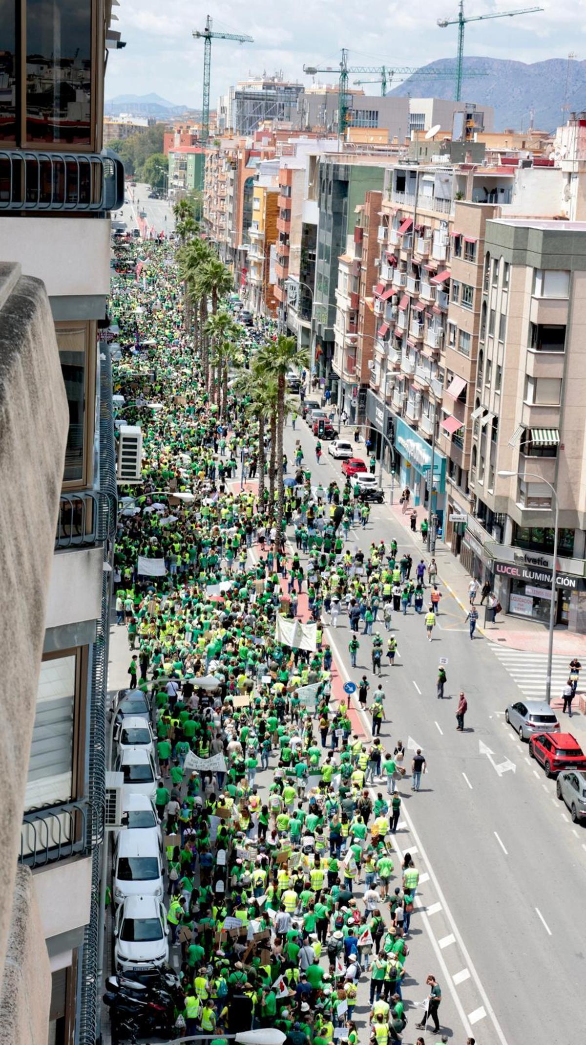 La lucha docente vuelve a las calles de Alicante en la segunda semana de huelga