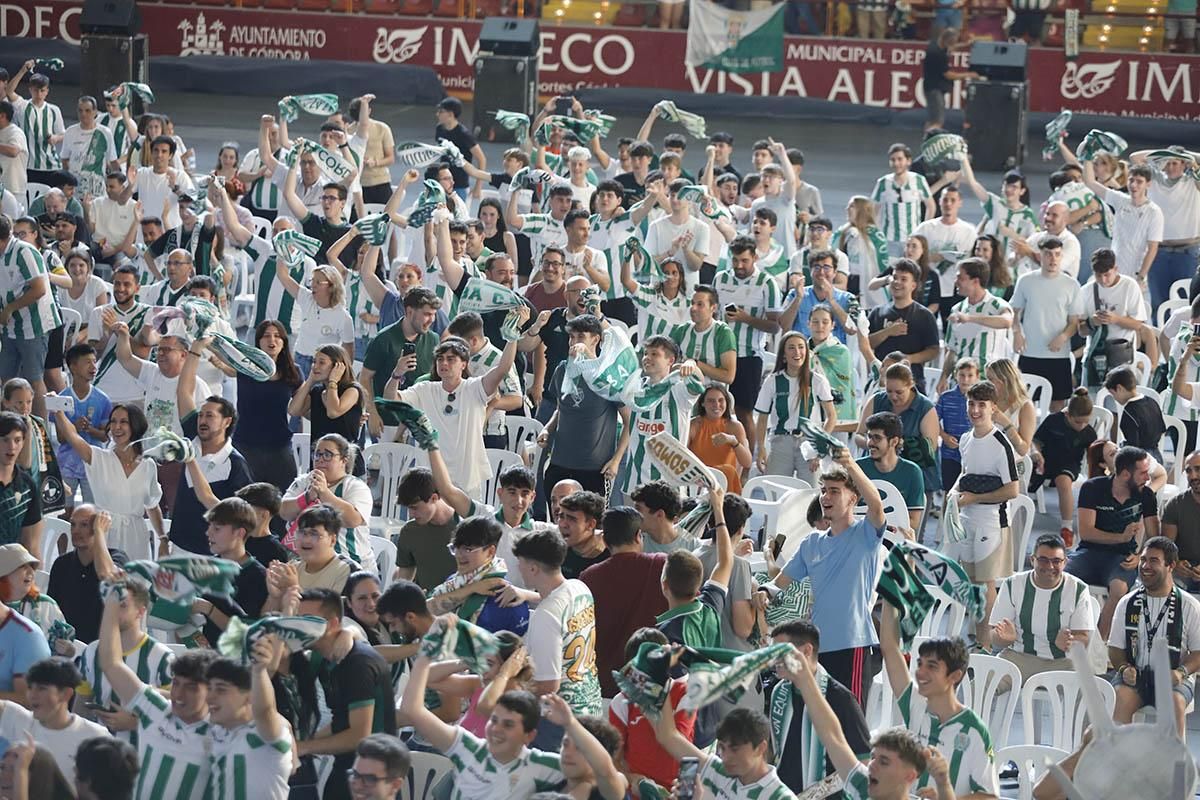 Play off de ascenso | La afición cordobesista en Vista Alegre, en imágenes