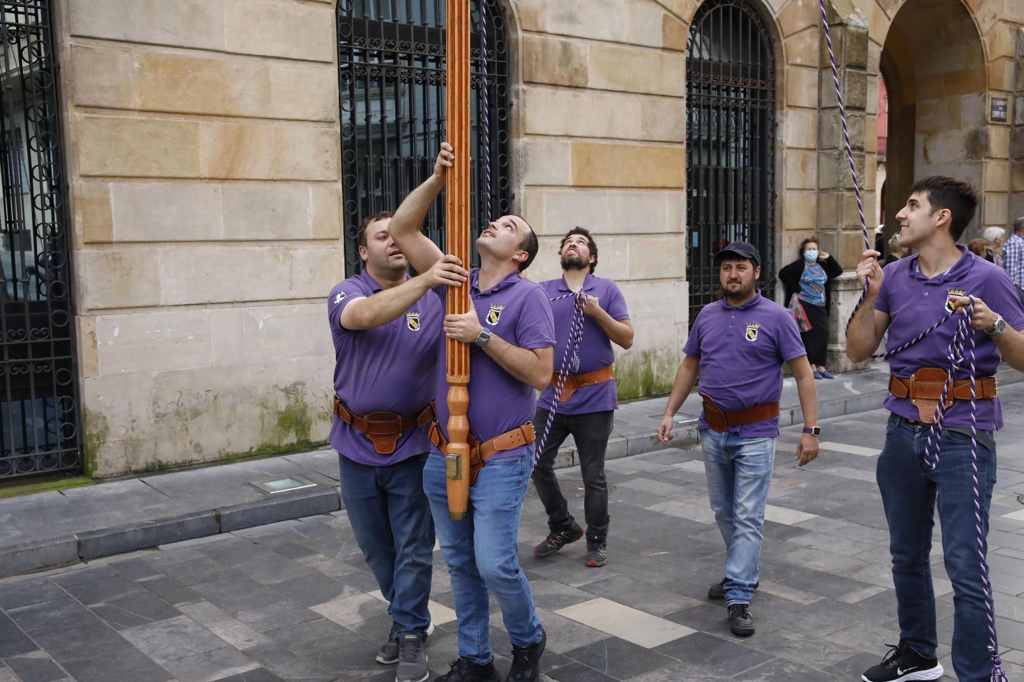 En imágenes: Gijón celebra el Día de León con bailes y el desfile de pendones