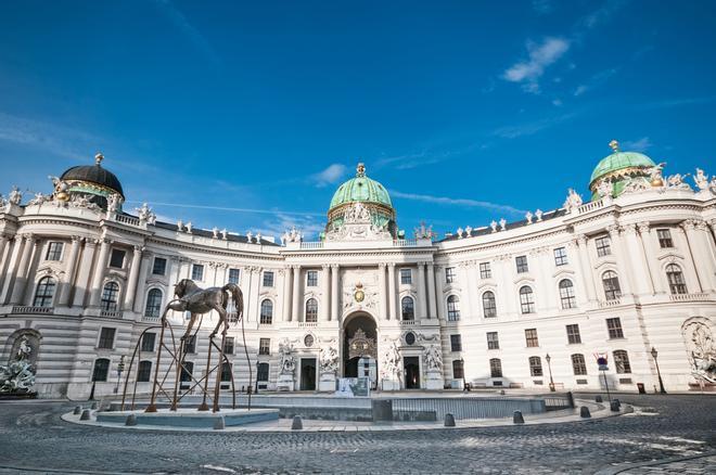 Michaelerplatz y Palacio de Hofburg en Viena